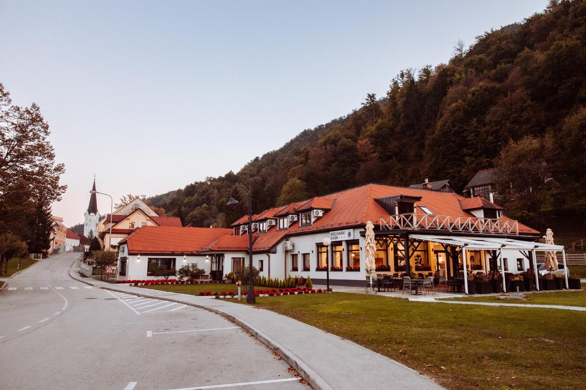 Kozjanski Dvor พอดเชเทอร์เทค ภายนอก รูปภาพ